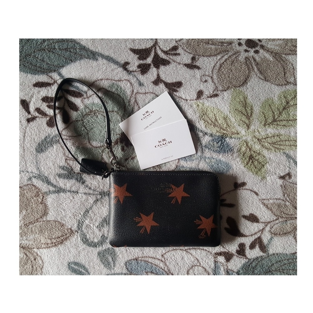Small Coach wristlet